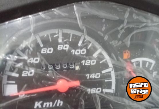 Motos - Motomel V8 2025 Nafta 7000Km - En Venta