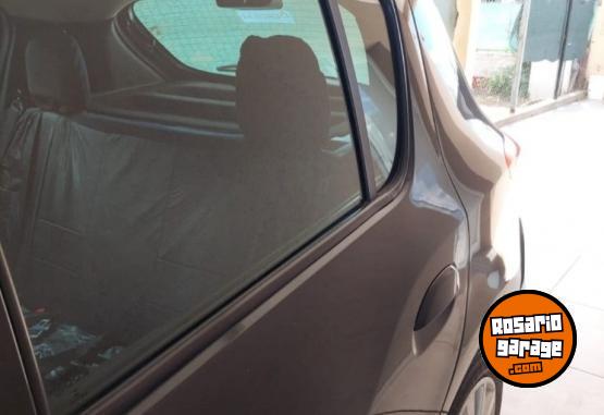 Autos - Renault Sandero 2015 Nafta 170000Km - En Venta