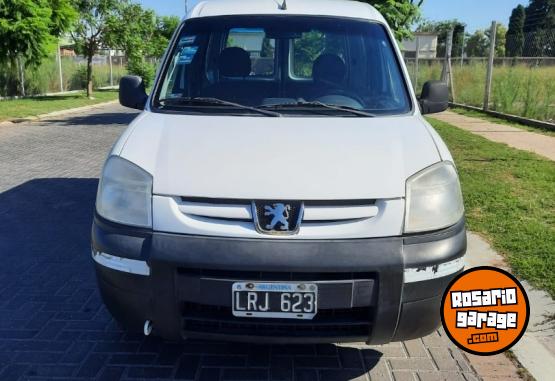 Utilitarios - Peugeot Partner Confort 1.6 HDI 2012 Diesel 195000Km - En Venta