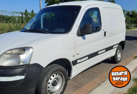 Utilitarios - Peugeot Partner Confort 1.6 HDI 2012 Diesel 195000Km - En Venta
