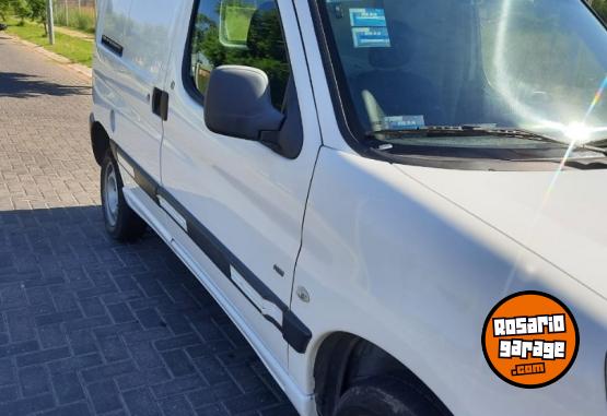 Utilitarios - Peugeot Partner Confort 1.6 HDI 2012 Diesel 195000Km - En Venta