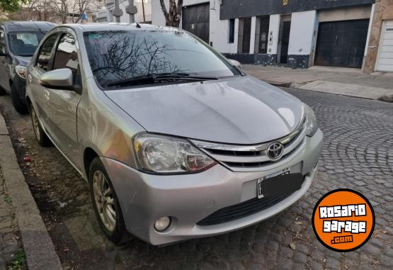 Autos - Toyota etios 2015 GNC 196000Km - En Venta