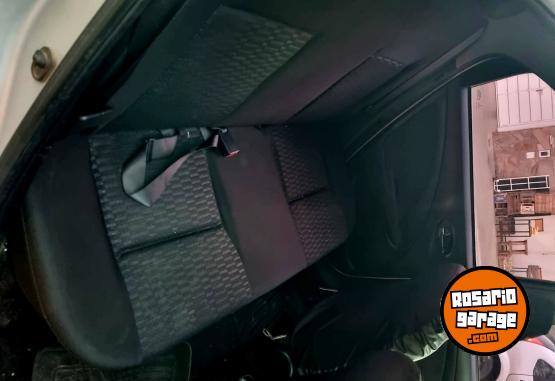 Autos - Toyota etios 2015 GNC 196000Km - En Venta