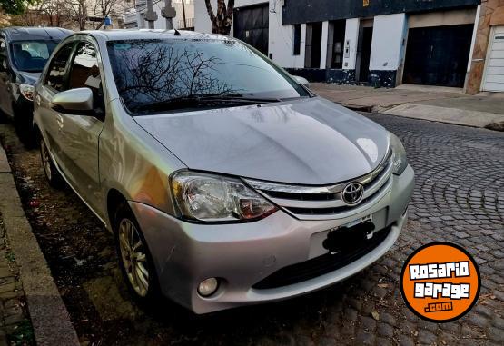 Autos - Toyota etios 2015 GNC 196000Km - En Venta