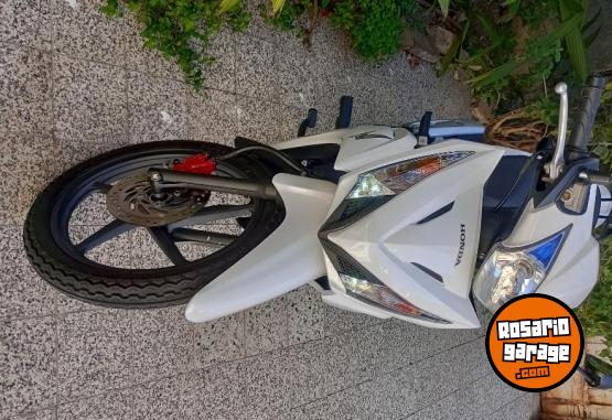 Motos - Honda Wave full 2023 Nafta 7700Km - En Venta