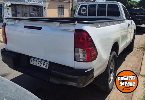 Camionetas - Toyota HILUX 2017 Diesel 300000Km - En Venta