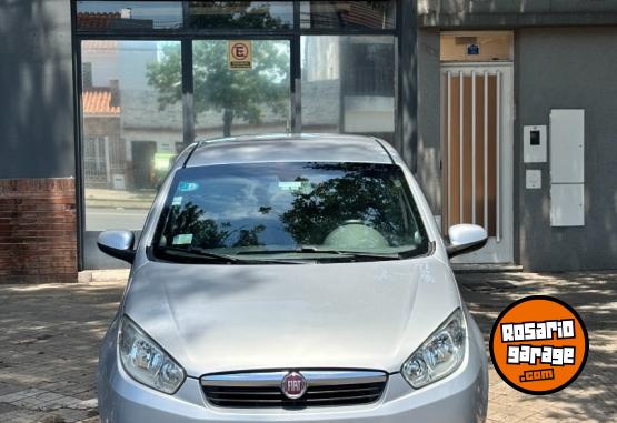 Autos - Fiat Grand Siena 2015 GNC 140000Km - En Venta