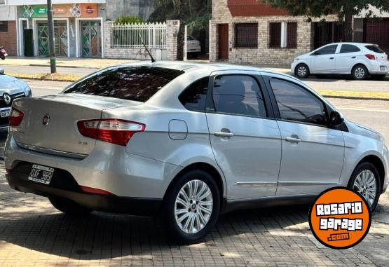 Autos - Fiat Grand Siena 2015 GNC 140000Km - En Venta