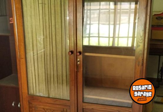 Hogar - Biblioteca de 2 puertas con vidrio & 4 estantes - Antigua. - En Venta