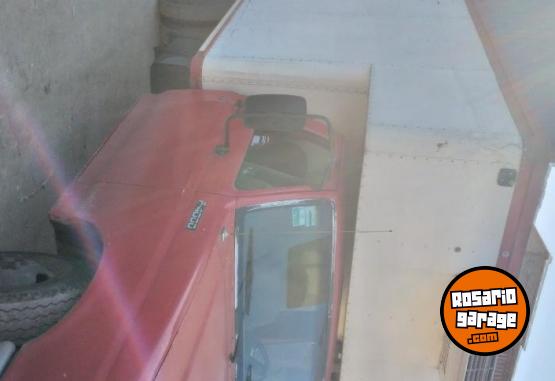 Camiones y Gr�as - Vendo ford 400 modelo 1994 furgon y equipo de frio. Escucho ofertas - En Venta