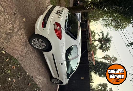 Autos - Peugeot 207 2012 Nafta 199000Km - En Venta