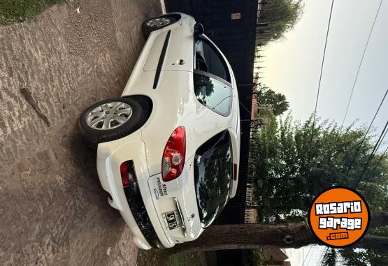 Autos - Peugeot 207 2012 Nafta 199000Km - En Venta