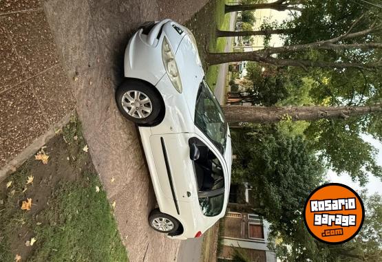 Autos - Peugeot 207 2012 Nafta 199000Km - En Venta
