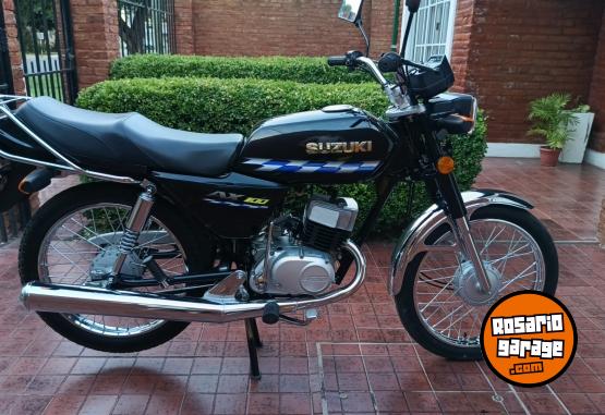 Motos - Suzuki AX 100 2023 Nafta 9500Km - En Venta