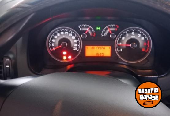 Autos - Fiat Siena EL 2015 Nafta 97000Km - En Venta