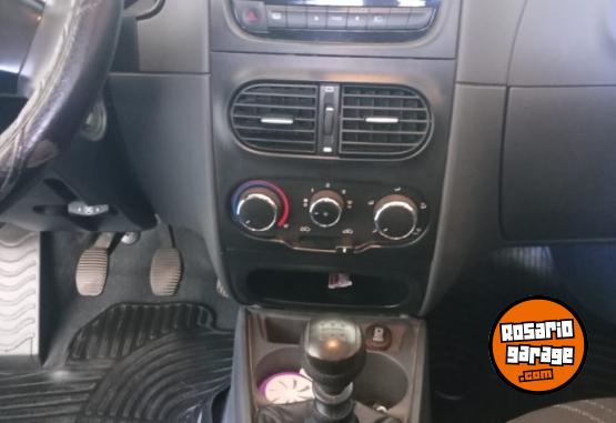 Autos - Fiat Siena EL 2015 Nafta 97000Km - En Venta