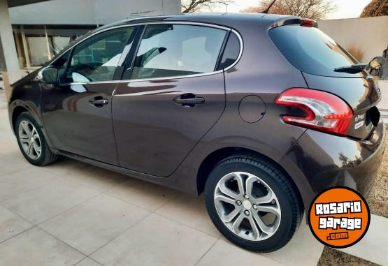 Autos - Peugeot 208 Feline 2014 Nafta 90000Km - En Venta