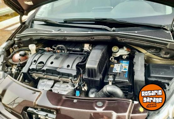 Autos - Peugeot 208 Feline 2014 Nafta 90000Km - En Venta