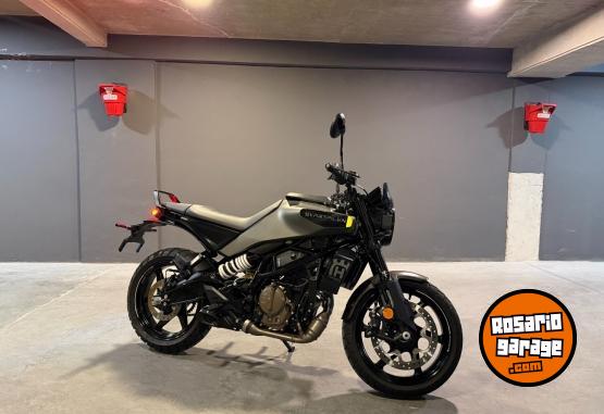 Motos - Husqvarna Svartpilen 250 2024 Nafta 800Km - En Venta