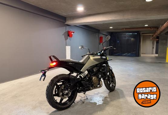 Motos - Husqvarna Svartpilen 250 2024 Nafta 800Km - En Venta