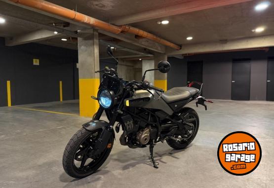 Motos - Husqvarna Svartpilen 250 2024 Nafta 800Km - En Venta