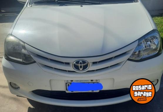 Autos - Toyota ETIOS 2015 Nafta 145000Km - En Venta