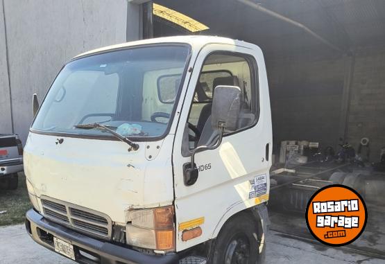 Camiones y Gr�as - HYUNDAI HD65 - En Venta