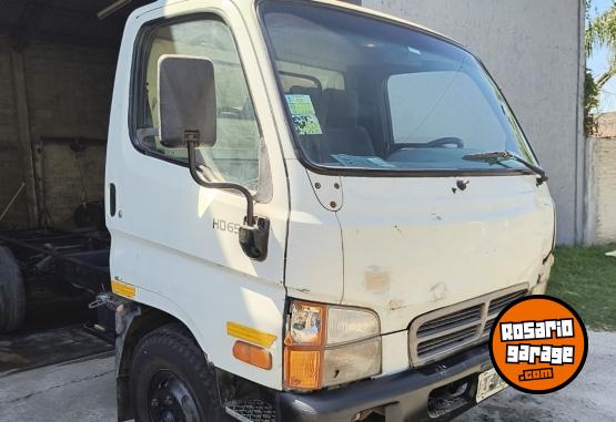 Camiones y Gr�as - HYUNDAI HD65 - En Venta