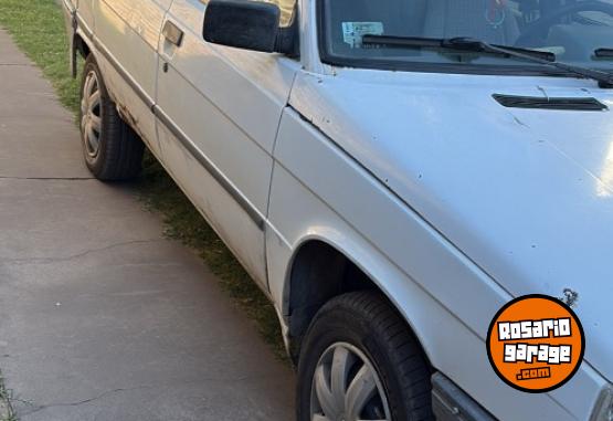 Autos - Renault R9 1992 Nafta 200000Km - En Venta