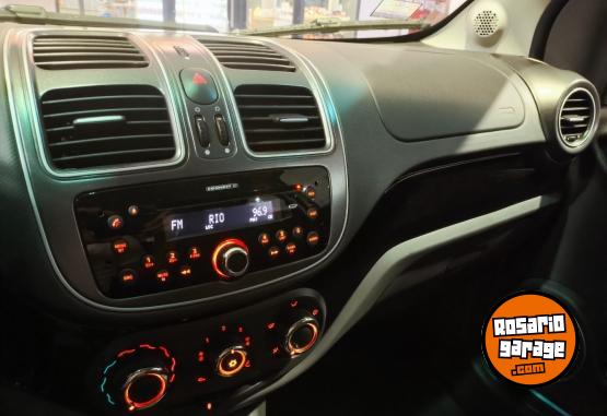 Autos - Fiat PALIO ATTRACTIVE 1.4 2017 Nafta 8500Km - En Venta