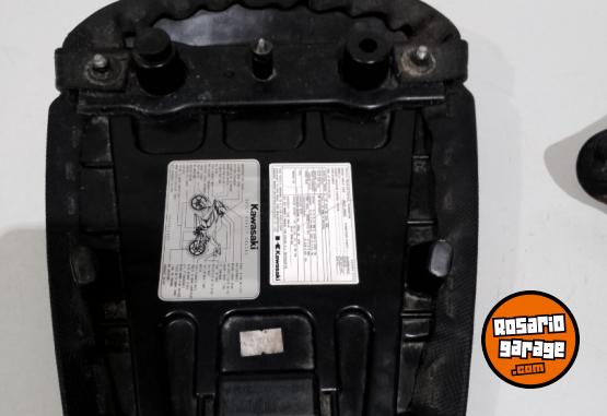 Accesorios para Motos - L�quido asientos de ninja Kawasaki 250 nuevos escucho oferta - En Venta