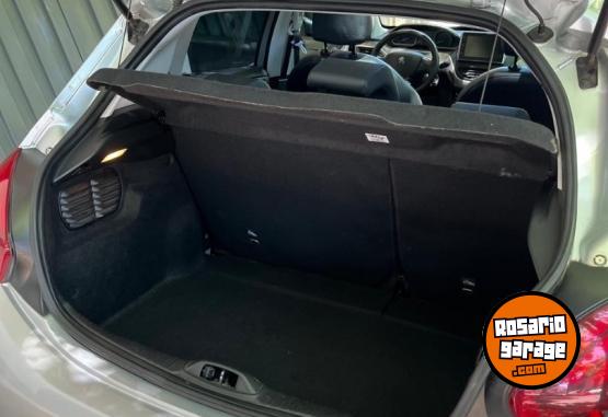 Autos - Peugeot 208 2019 Nafta 40871Km - En Venta