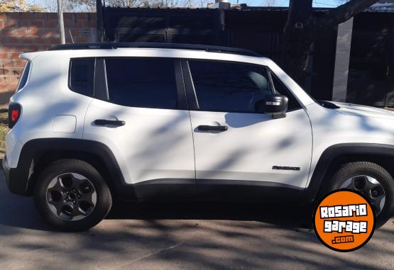 Camionetas - Jeep Renegade sport 2017 Nafta 87900Km - En Venta