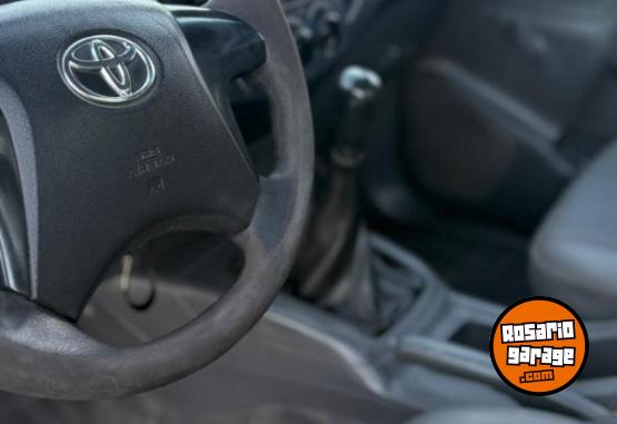 Camionetas - Toyota Cabina simple 2014 Diesel 270000Km - En Venta
