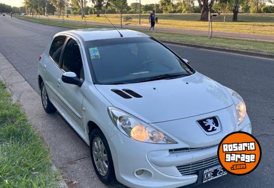 Autos - Peugeot 207 2011 Nafta 136500Km - En Venta