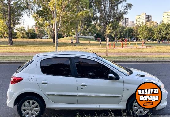 Autos - Peugeot 207 2011 Nafta 136500Km - En Venta