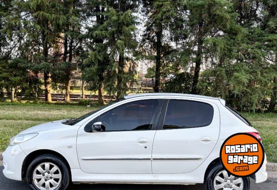 Autos - Peugeot 207 2011 Nafta 136500Km - En Venta