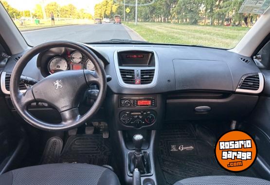 Autos - Peugeot 207 2011 Nafta 136500Km - En Venta