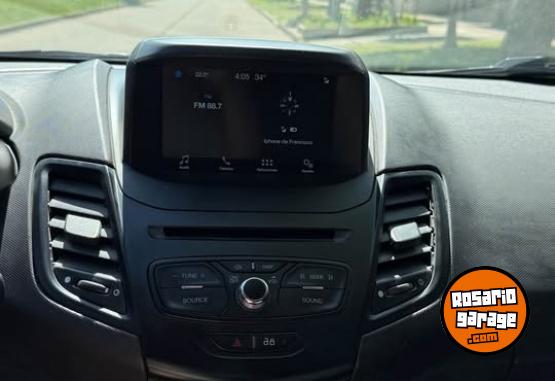 Autos - Ford Fiesta SE plus 2018 2018 Nafta 87000Km - En Venta