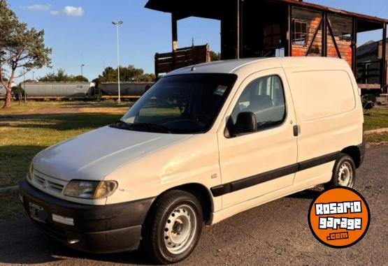 Utilitarios - Peugeot Partner 2009 Diesel 335000Km - En Venta