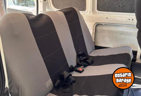 Utilitarios - Peugeot Partner 2009 Diesel 335000Km - En Venta