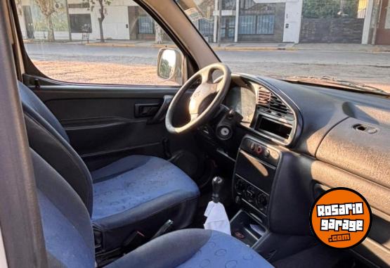 Utilitarios - Peugeot Partner 2009 Diesel 335000Km - En Venta