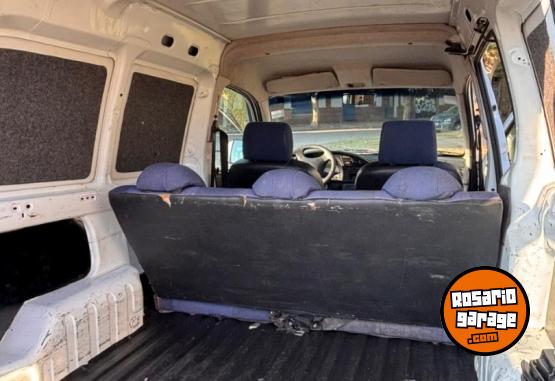 Utilitarios - Peugeot Partner 2009 Diesel 335000Km - En Venta