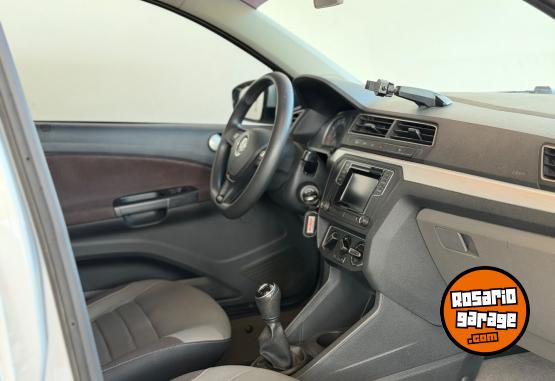 Autos - Volkswagen Voyage Highline 2017 Nafta 133000Km - En Venta