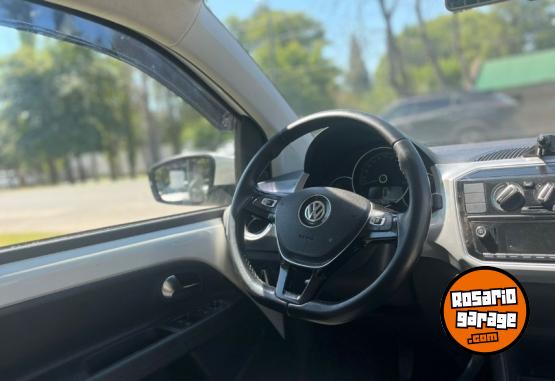 Autos - Volkswagen HIGH UP 1.0MPI 2017 Nafta  - En Venta