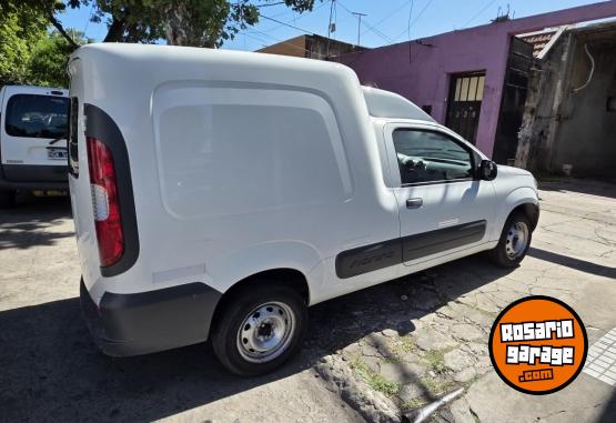 Utilitarios - Fiat Fiorino 2017 Nafta 110000Km - En Venta