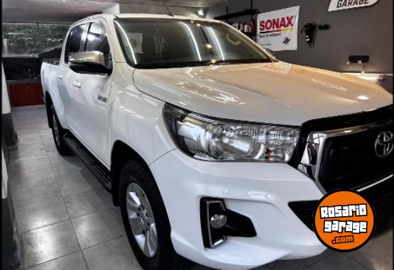Camionetas - Toyota Hilux SR 4x2 2018 Diesel 157000Km - En Venta