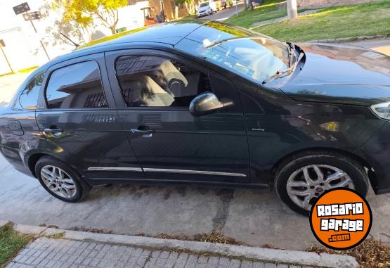 Autos - Fiat Grand siena 2014 Nafta 140000Km - En Venta