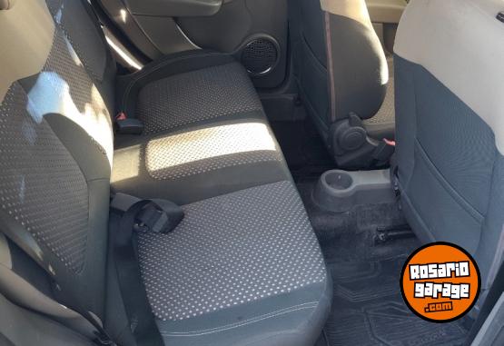 Autos - Fiat Grand siena 2014 Nafta 140000Km - En Venta