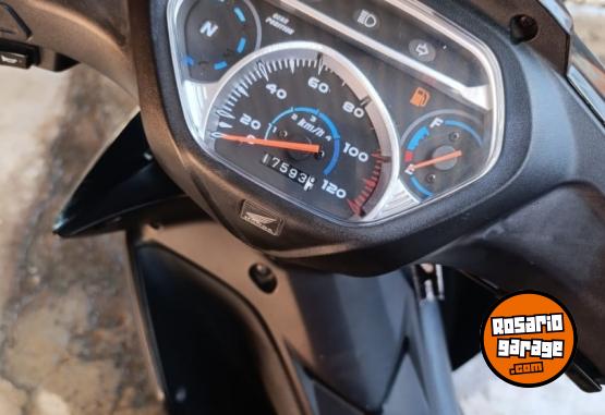 Motos - Honda Wave 2023 Nafta 17600Km - En Venta